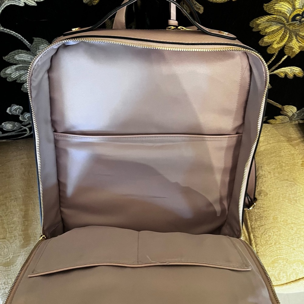 Calpak - Picture 7 of 11